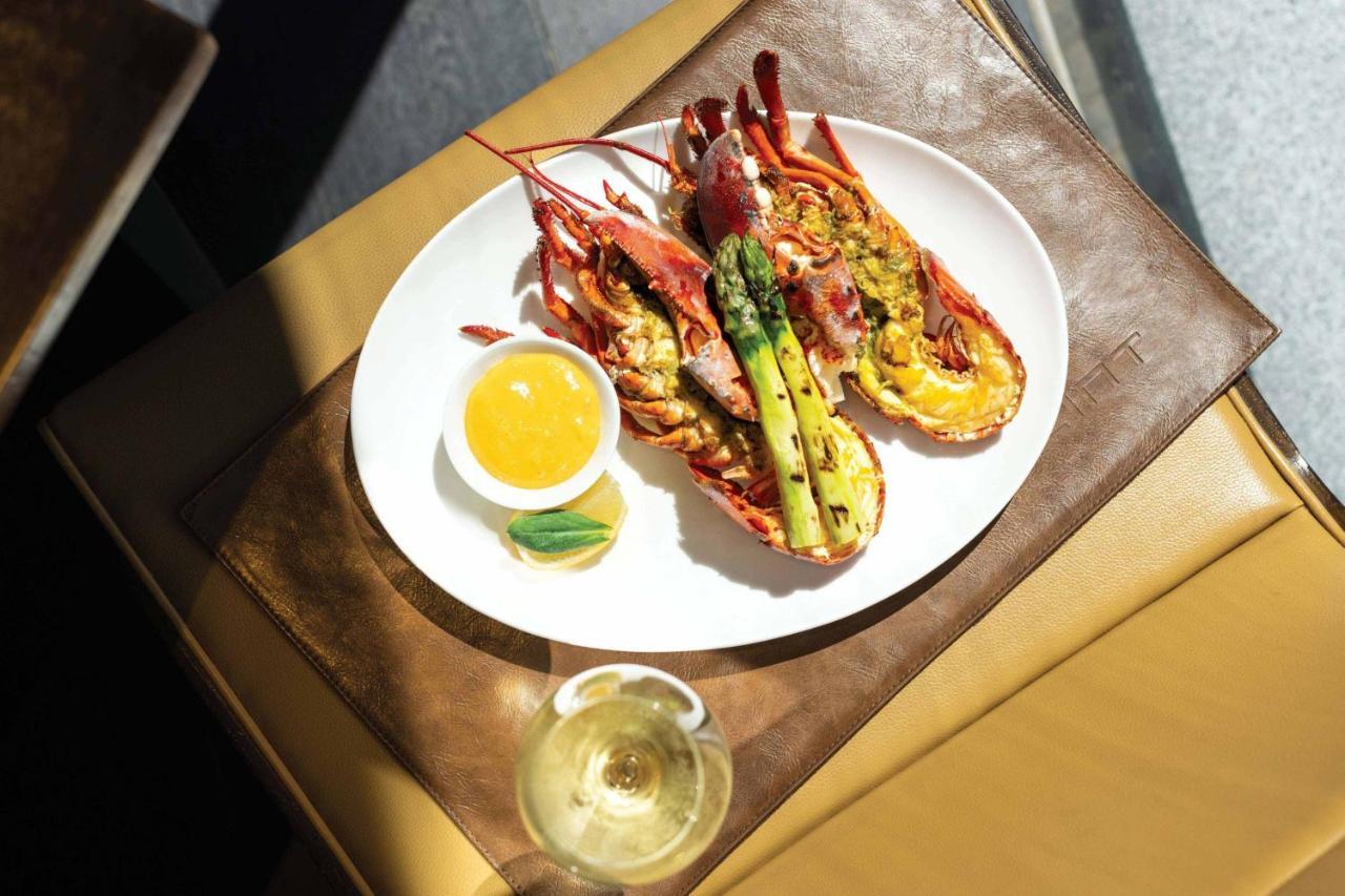 Отель Jw Marriott 5*
