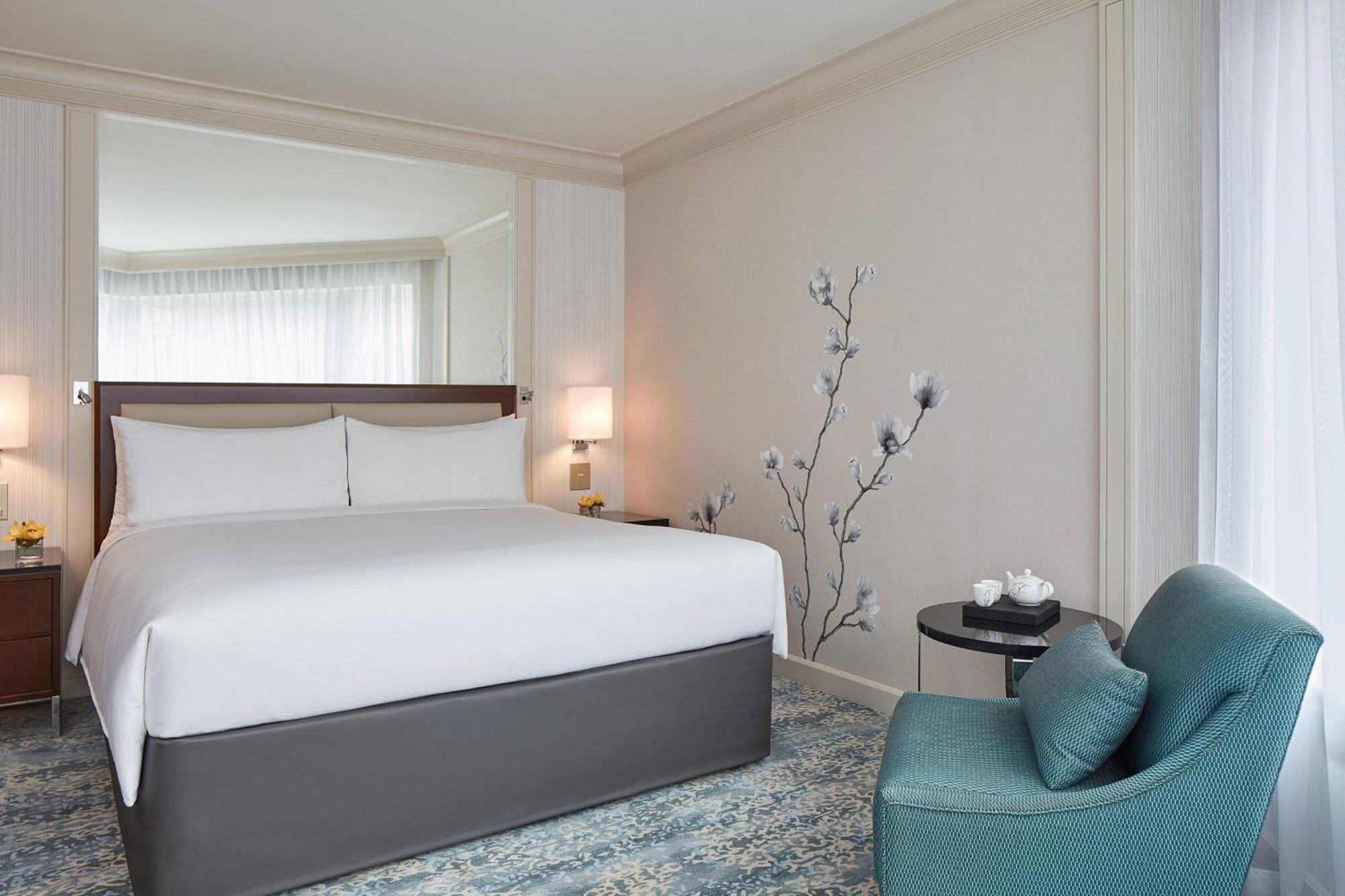 Отель Jw Marriott 5*